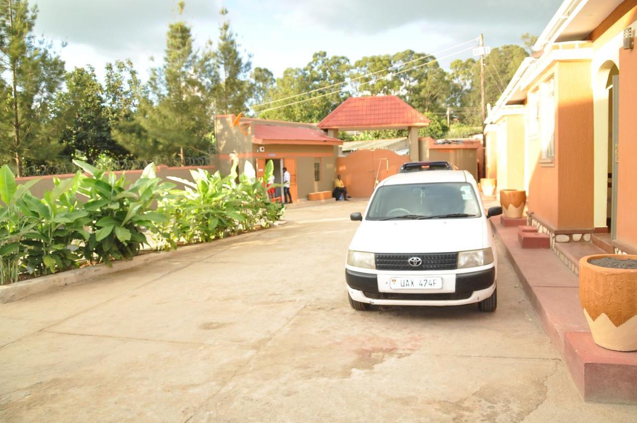 Square Suites Mbarara Extérieur photo