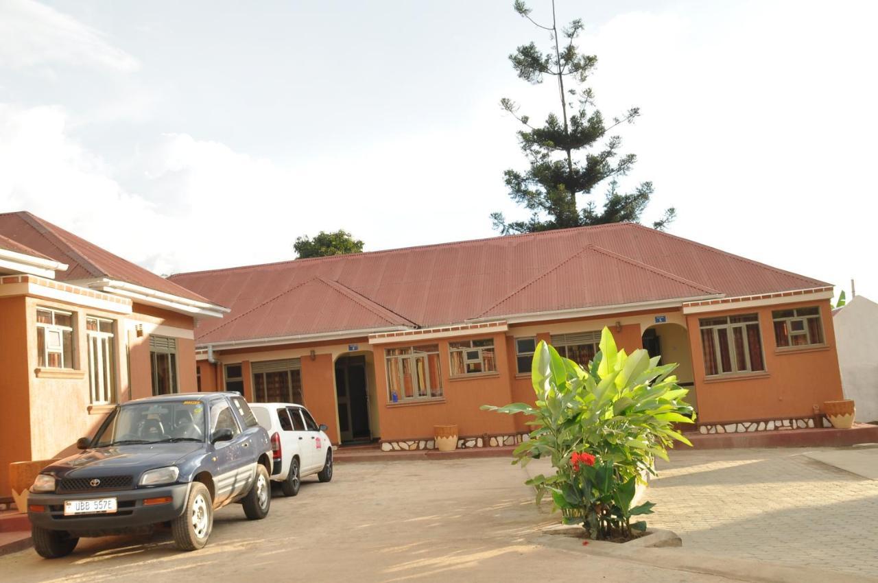 Square Suites Mbarara Extérieur photo